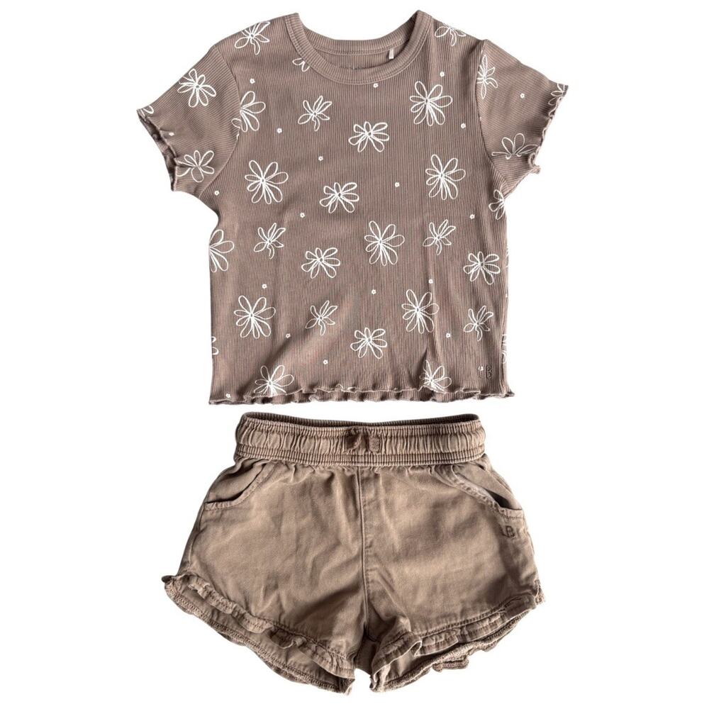 Little Bipsy Outfit Set Girls 4T 5T Brown Ribbed Floral Tee Ruffle Shorts